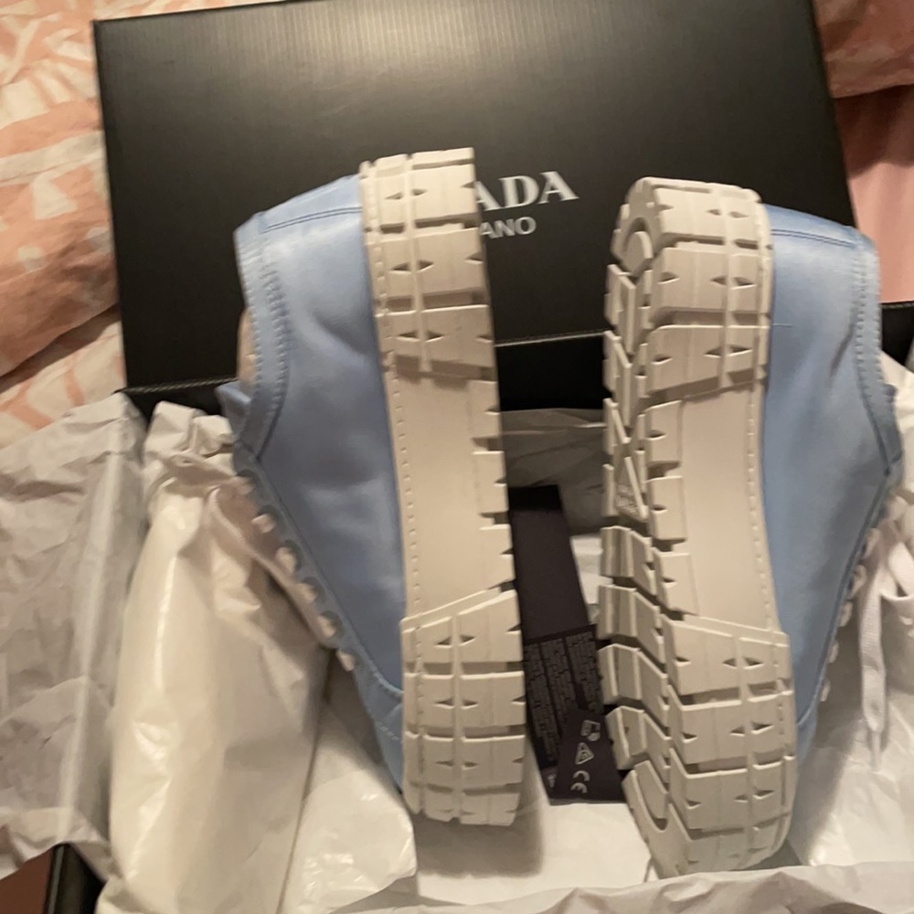 Prada blue tennis shoes.Calzature Donna.ColorCielo - Picture 5 of 7